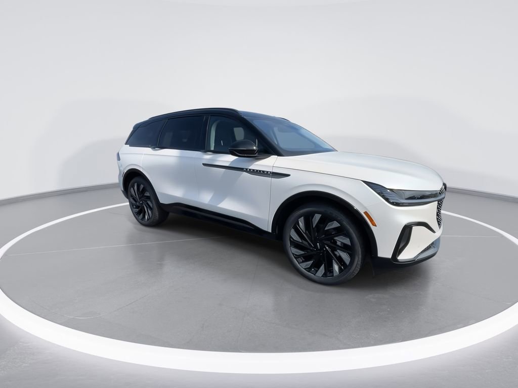 New 2026 Lincoln Nautilus Reserve AWD/4WD image 2