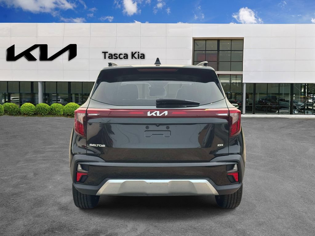 Used 2024 Kia Seltos EX AWD/4WD image 5