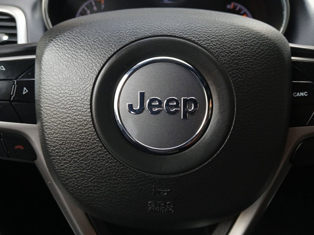 Used 2022 Jeep Grand Cherokee Laredo X AWD/4WD image 5