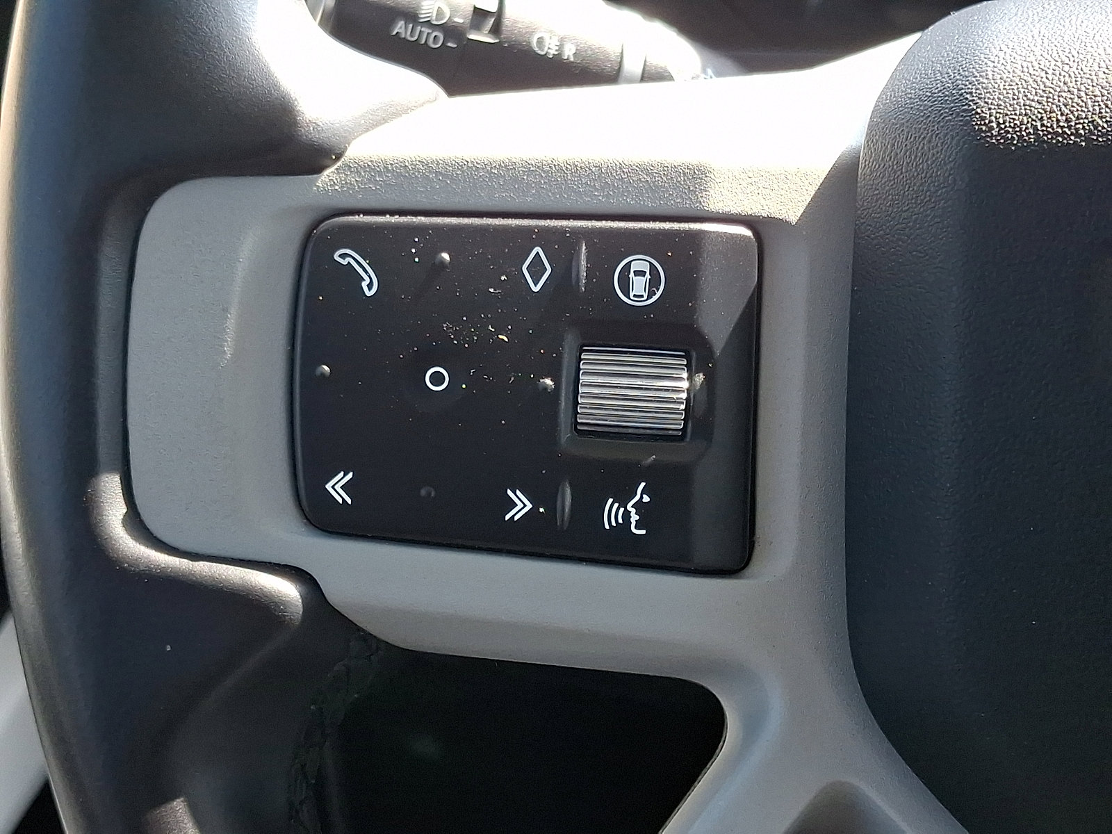 Used 2024 Land Rover Defender 110 S image 21