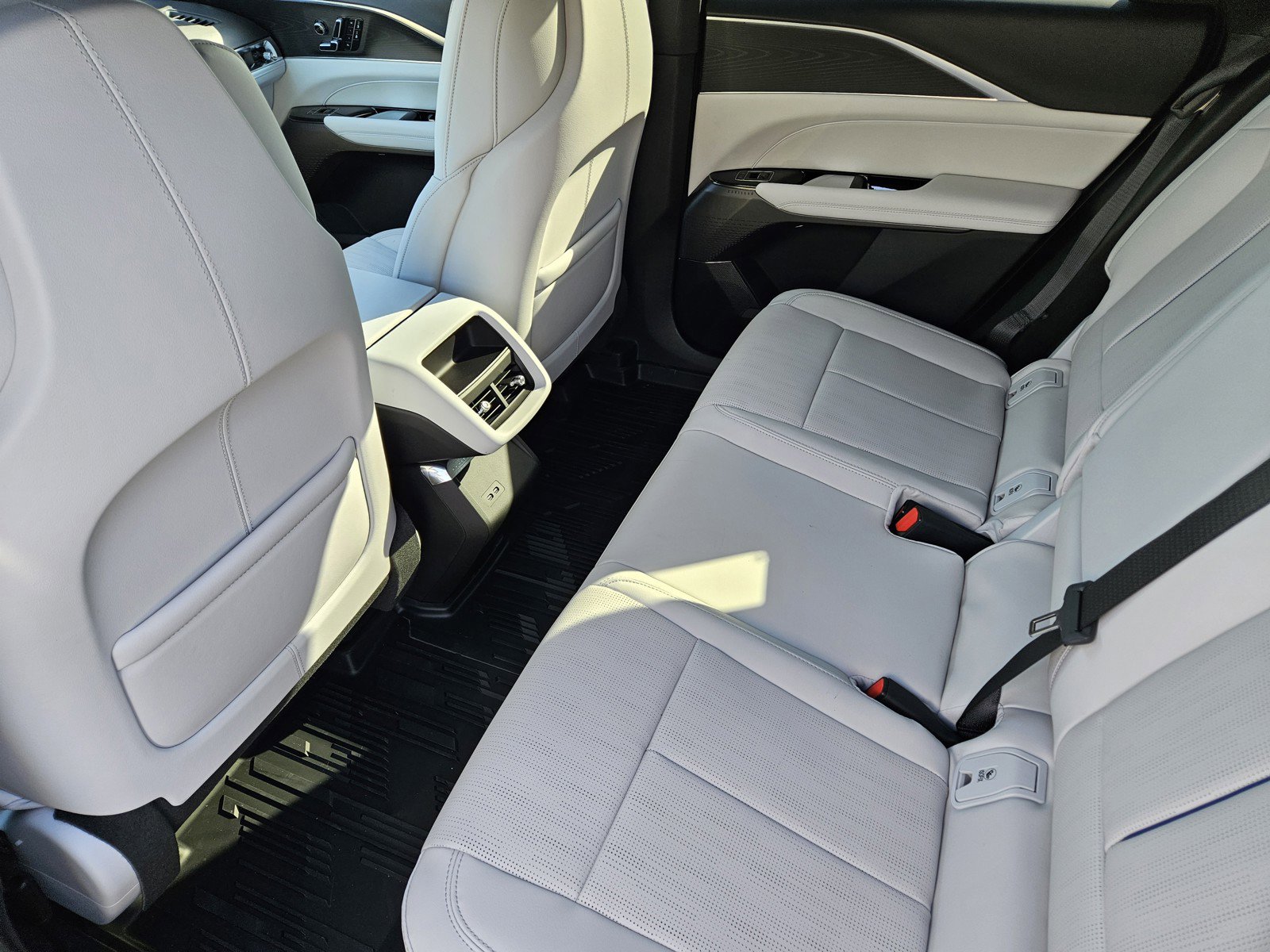 New 2026 Cadillac Lyriq Sport w/ LPO, Floor Liner Package image 20