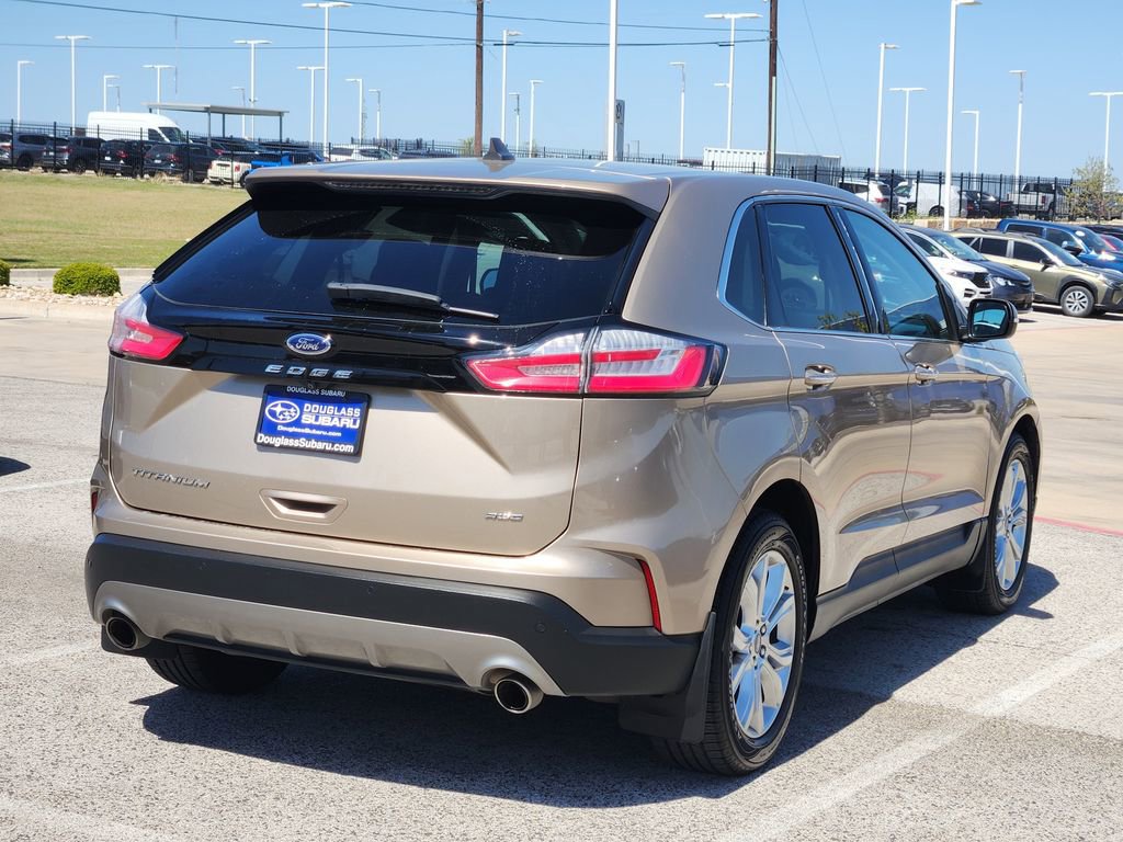 Used 2021 Ford Edge Titanium image 3