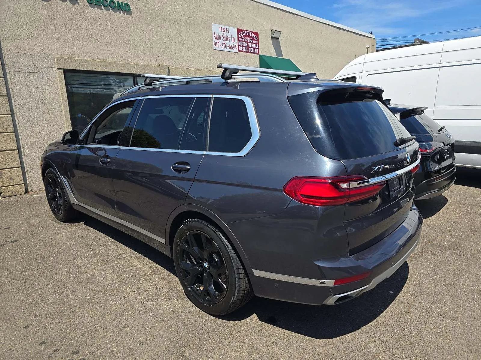 Used 2020 BMW X7 xDrive40i w/ Premium Package AWD/4WD image 2