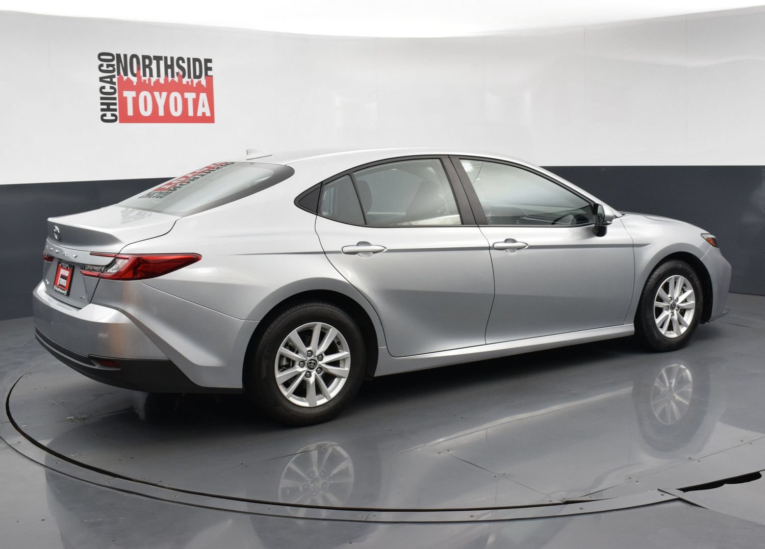 Used 2025 Toyota Camry LE FWD image 4