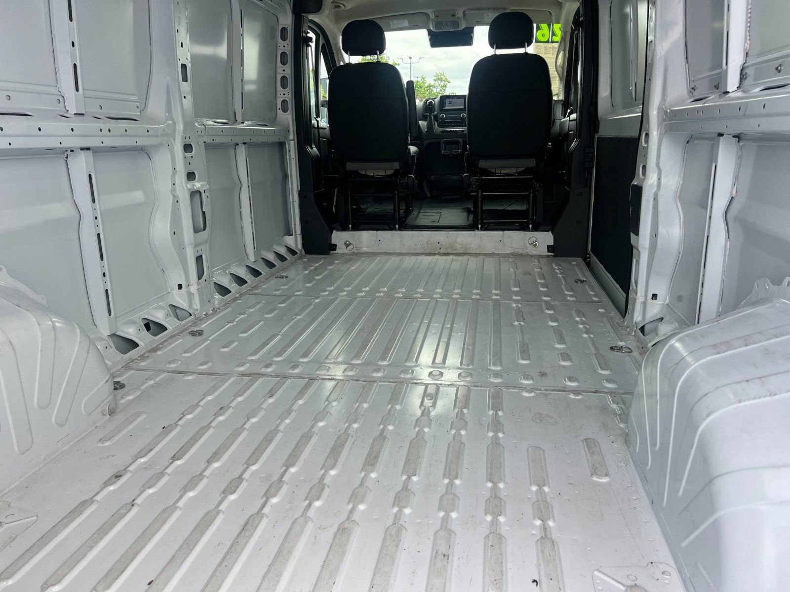 Used 2026 RAM ProMaster 2500 w/ Convenience Group FWD image 15