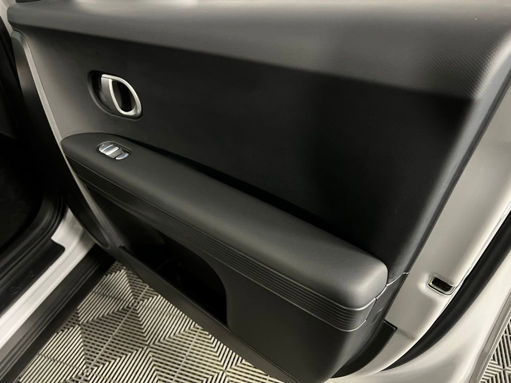 Used 2024 Hyundai Ioniq 5 SE image 31