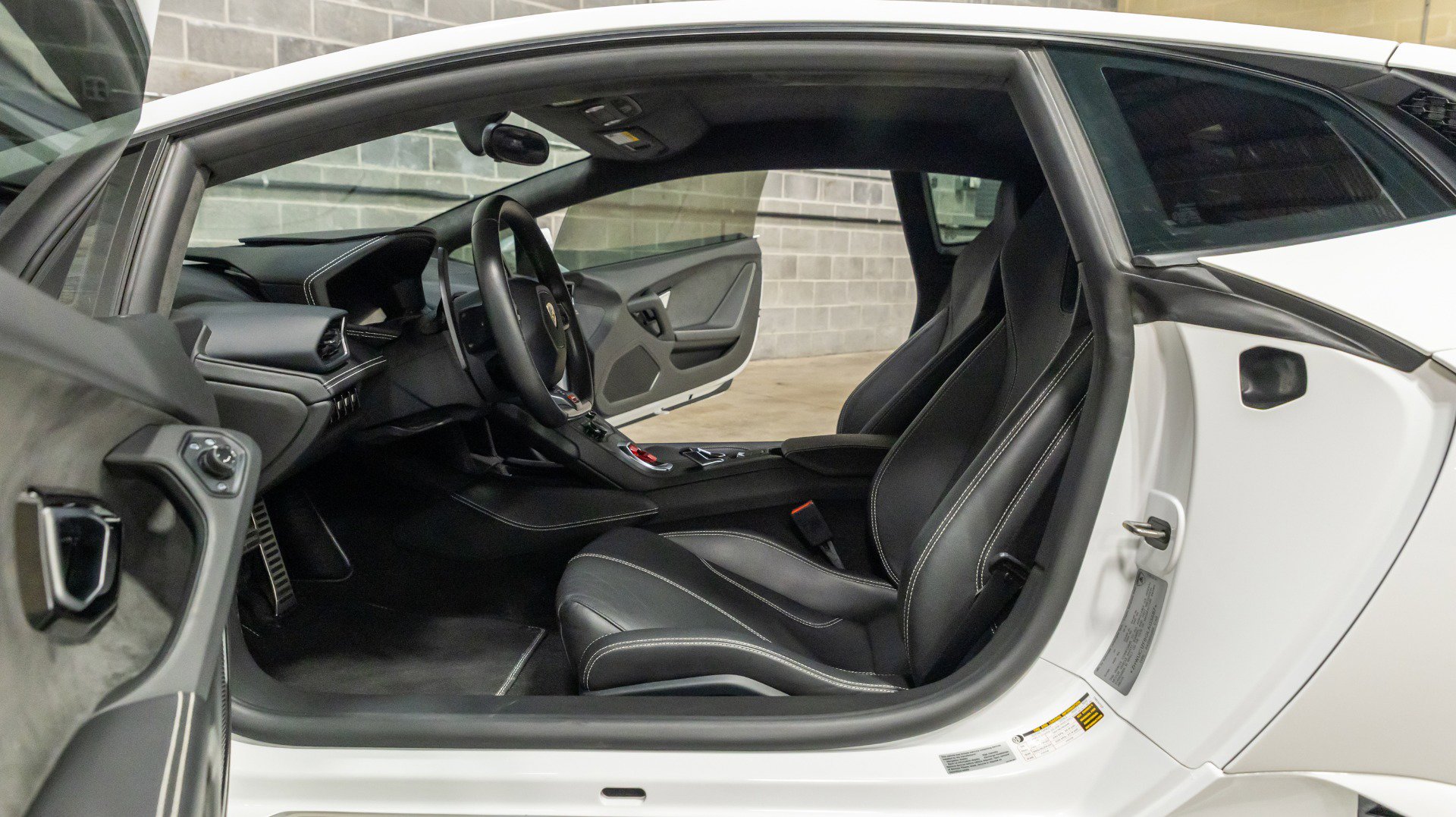 Used 2016 Lamborghini Huracan LP 610-4 image 41