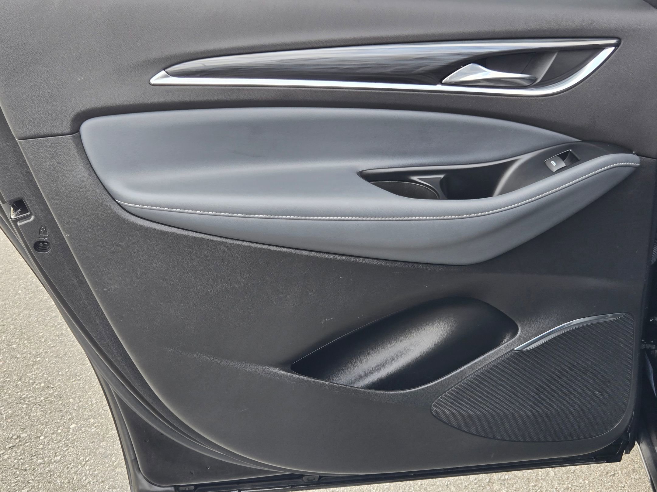 Used 2024 Buick Enclave Premium image 27