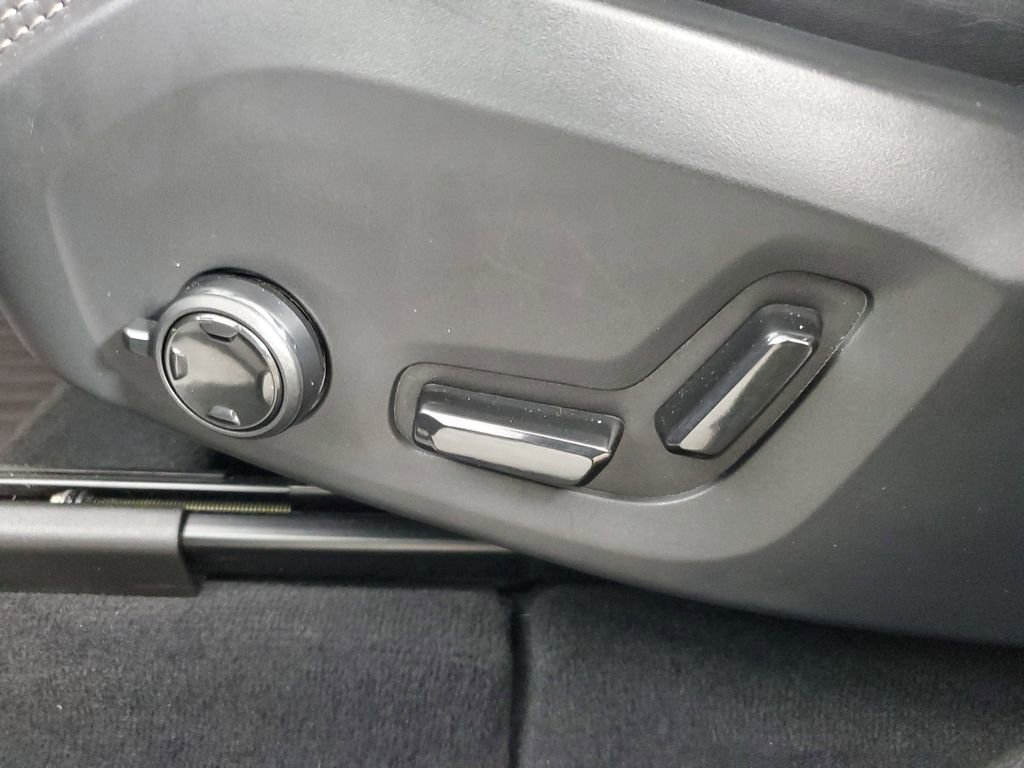 Certified 2024 Volvo XC60 B5 Ultimate w/ Protection Package Premier AWD/4WD image 21