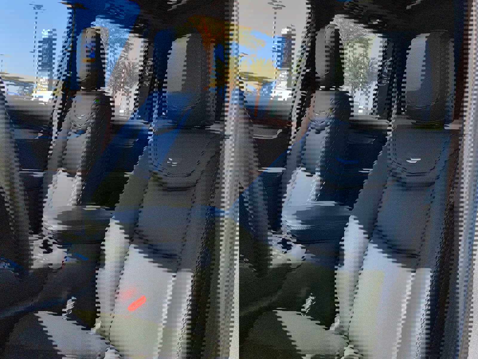 Used 2025 Cadillac XT6 Luxury image 23