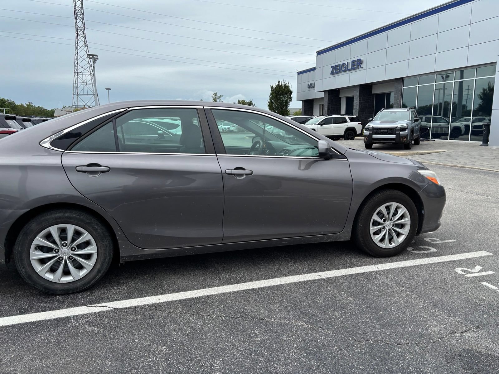 Used 2017 Toyota Camry LE FWD image 10