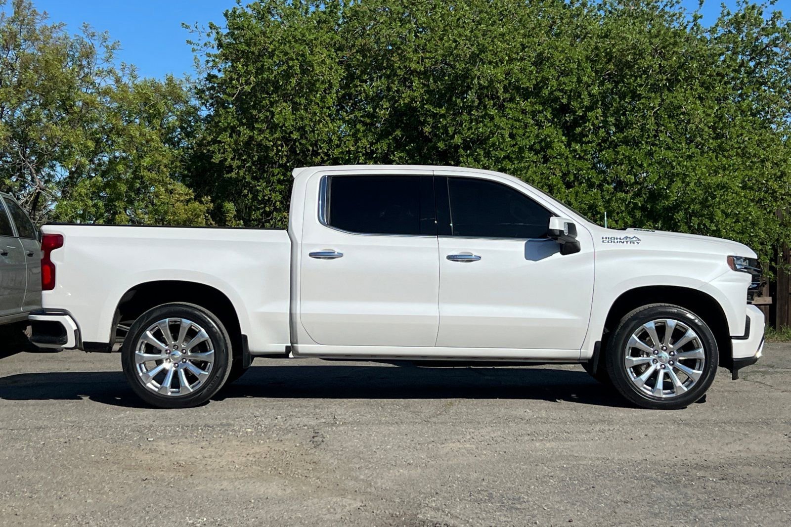 Used 2020 Chevrolet Silverado 1500 High Country w/ Technology Package image 3