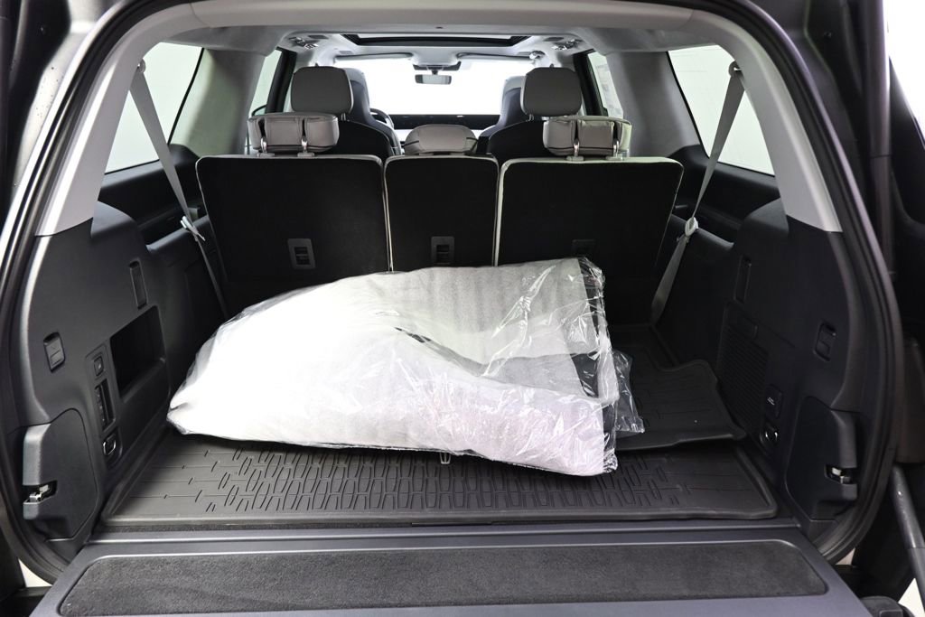 New 2026 Lincoln Navigator L Black Label AWD/4WD image 19