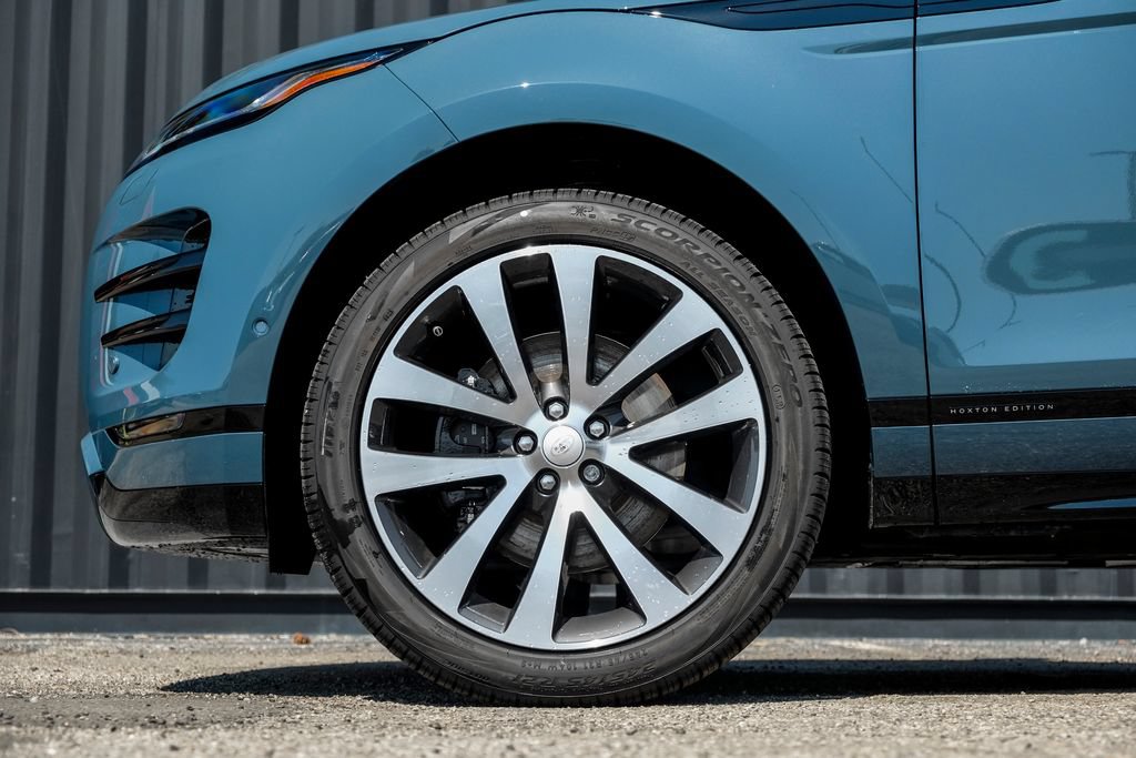 New 2026 Land Rover Range Rover Evoque Hoxton AWD/4WD image 4