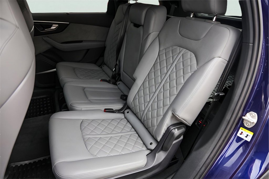 Used 2024 Audi SQ7 Prestige w/ Prestige Package image 28