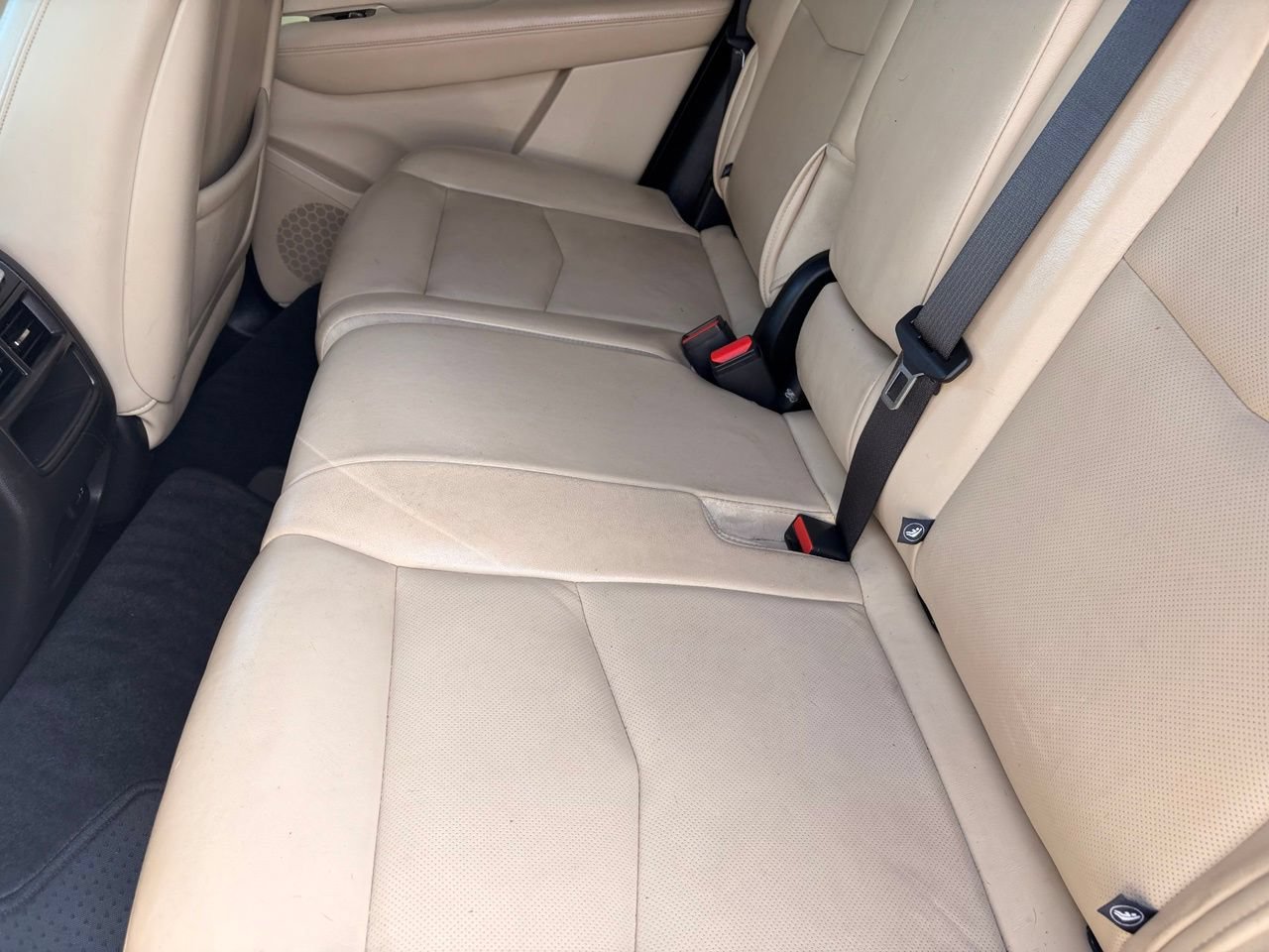 Used 2019 Cadillac XT5 Luxury w/ LPO, Radiant Package FWD image 16