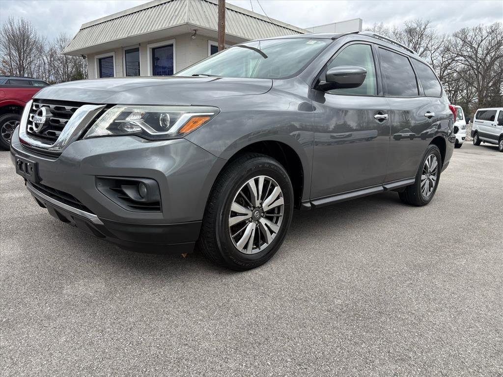 Used 2018 Nissan Pathfinder SV image 5