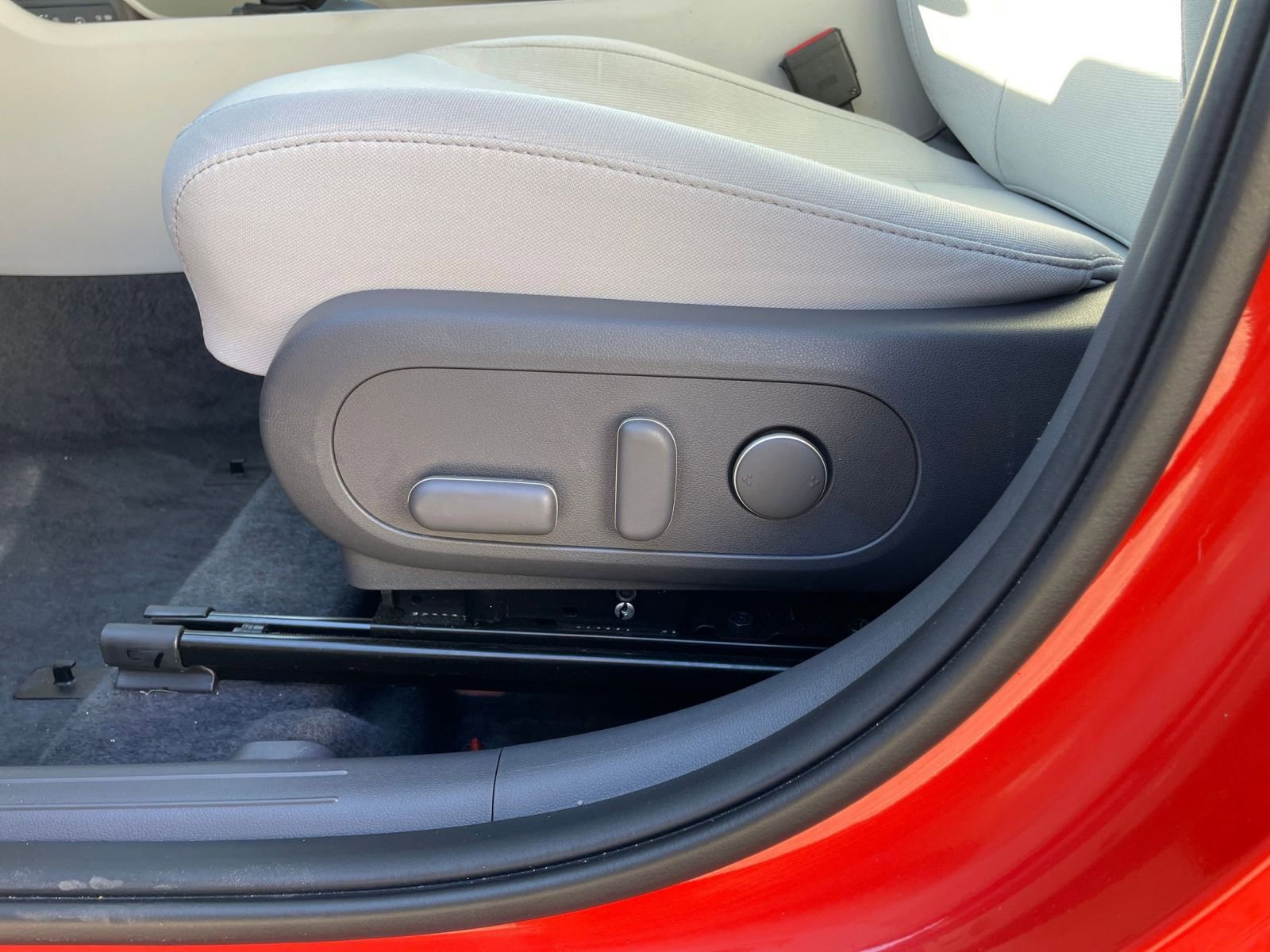 Used 2025 Hyundai Kona SEL image 23