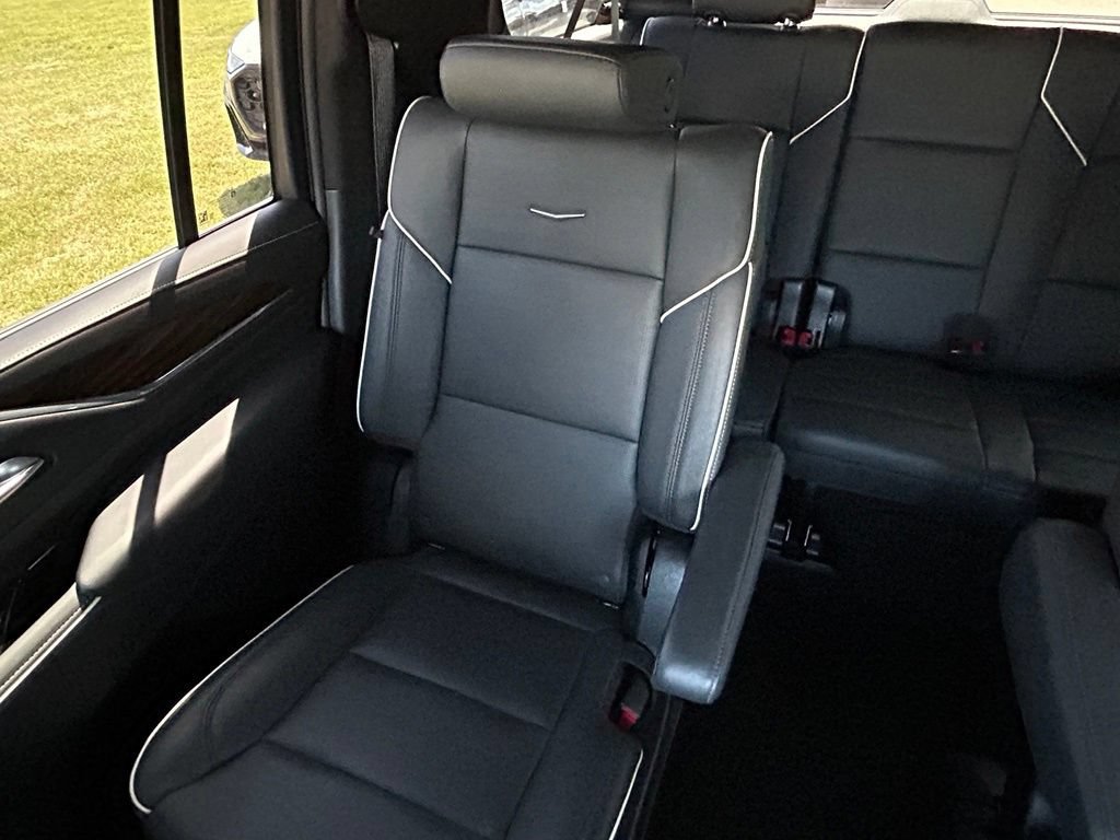 Used 2024 Cadillac Escalade ESV Premium Luxury w/ Performance Package AWD/4WD image 12