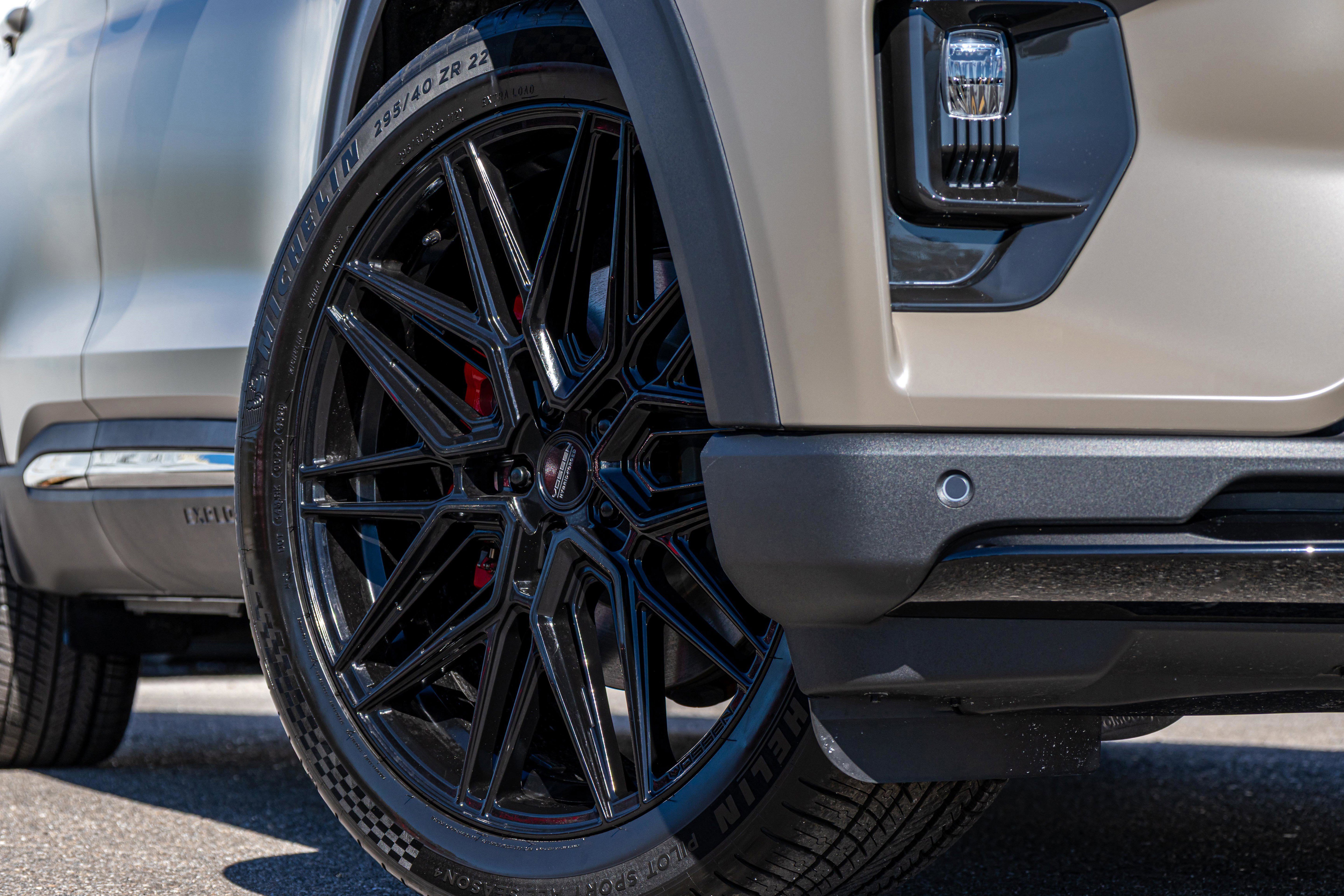 New 2026 Ford Explorer ST w/ Sun And Sound Package image 16