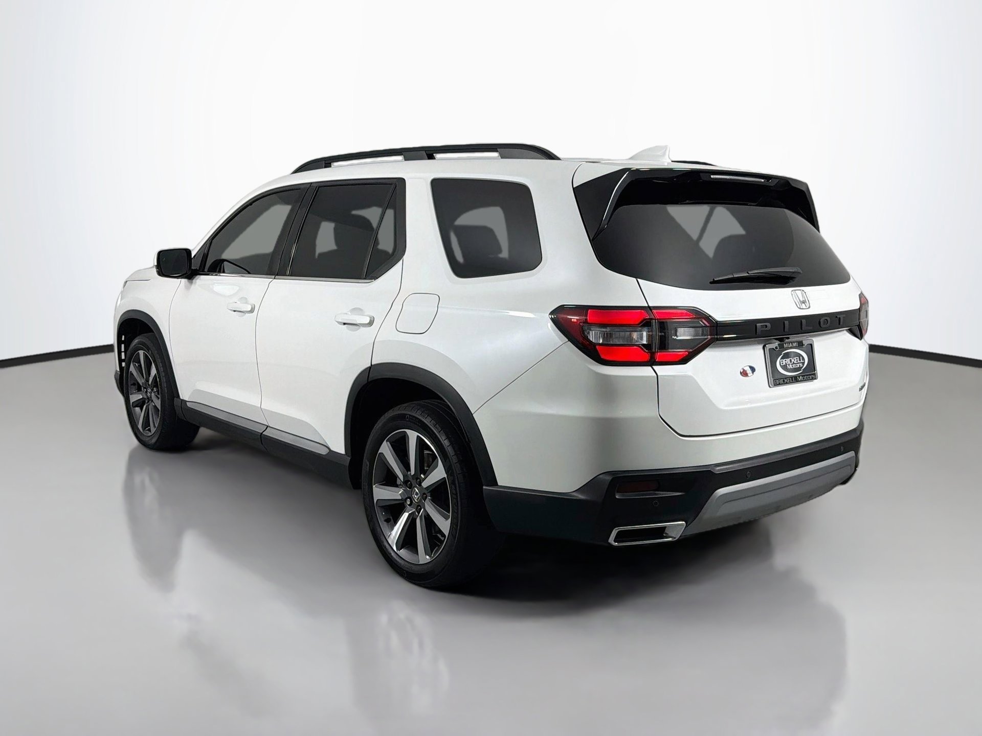Used 2024 Honda Pilot Touring image 5
