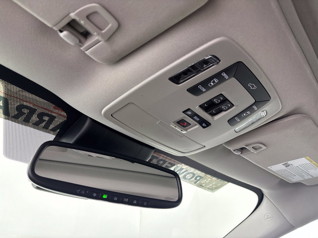 Used 2025 Toyota Sienna XLE FWD image 21