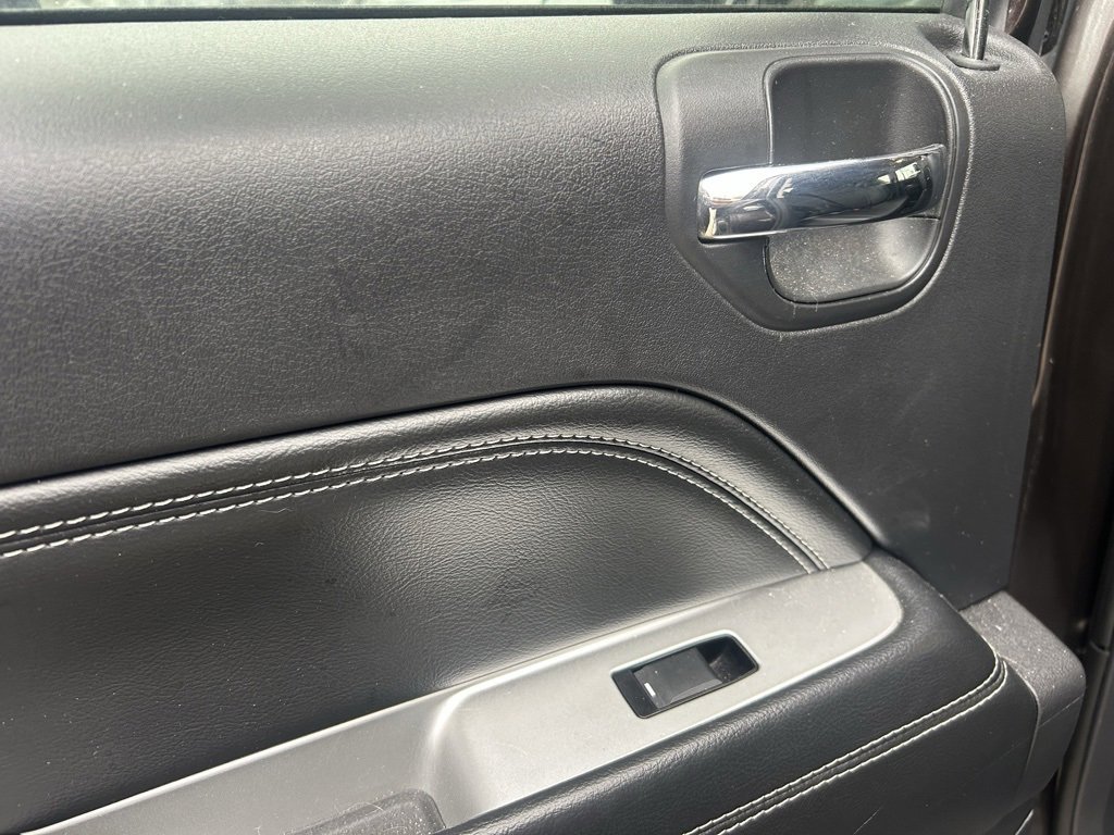 Used 2014 Jeep Compass Latitude image 24