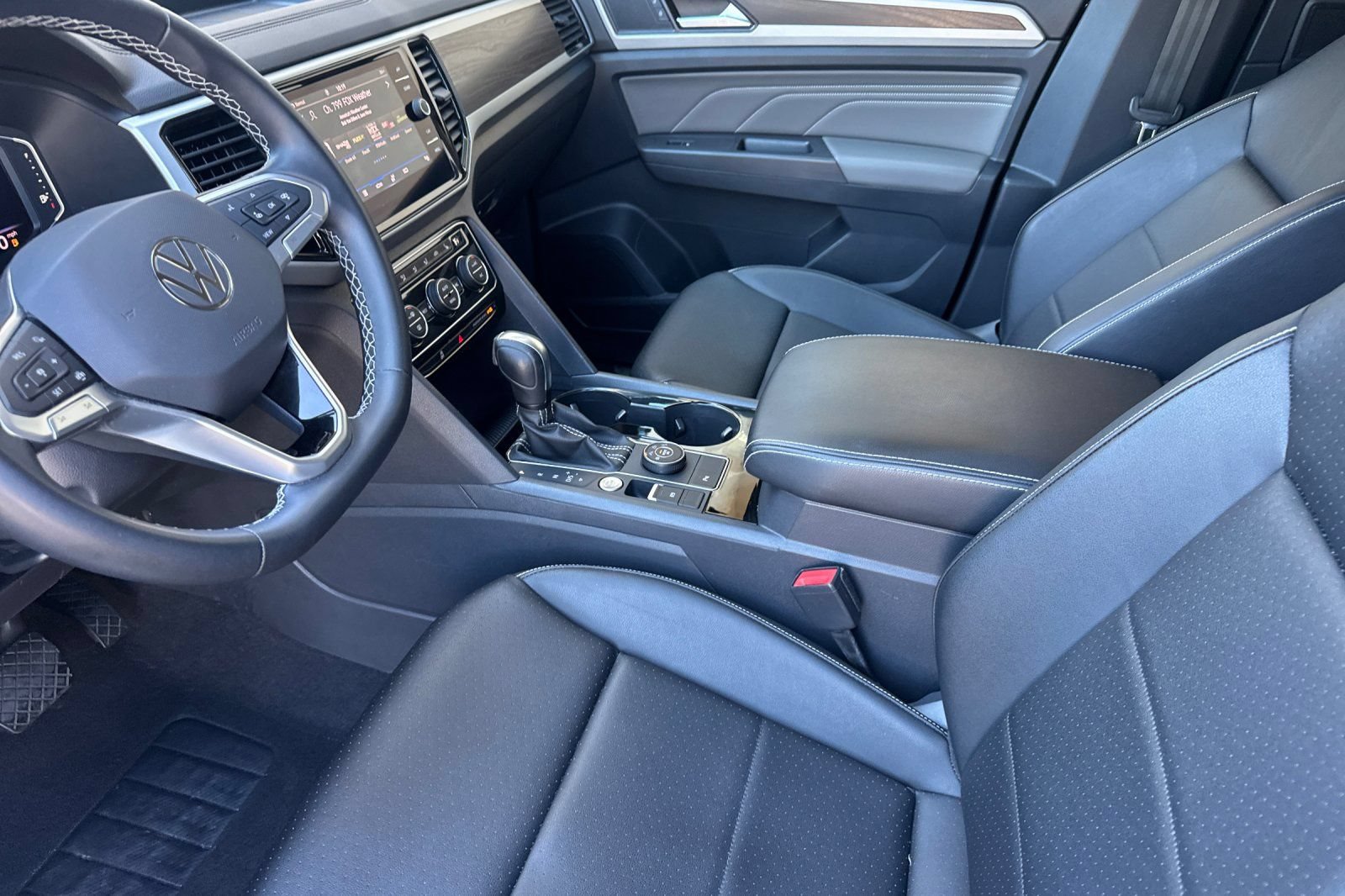 Used 2023 Volkswagen Atlas SE AWD/4WD image 13