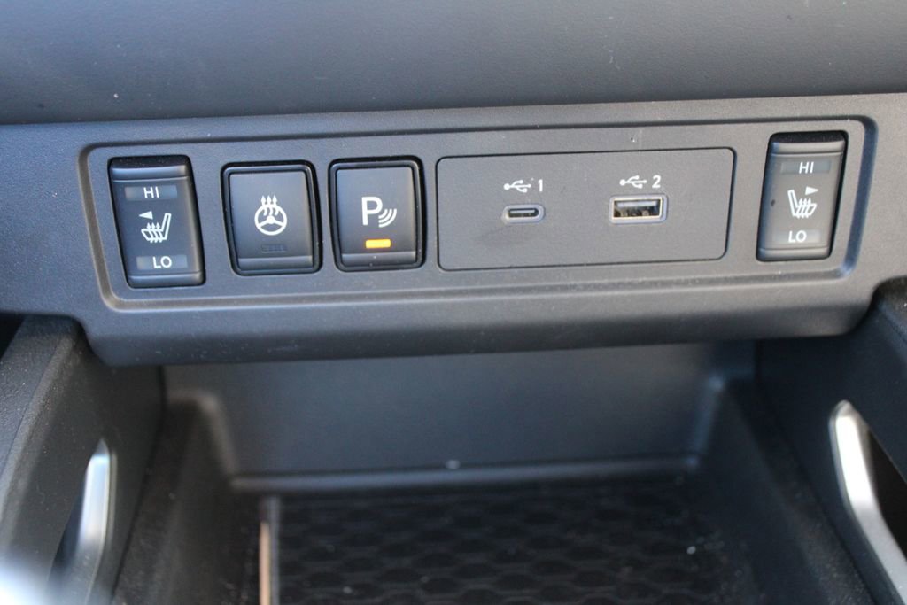 Used 2023 Nissan Frontier SV w/ SV Convenience Package image 46