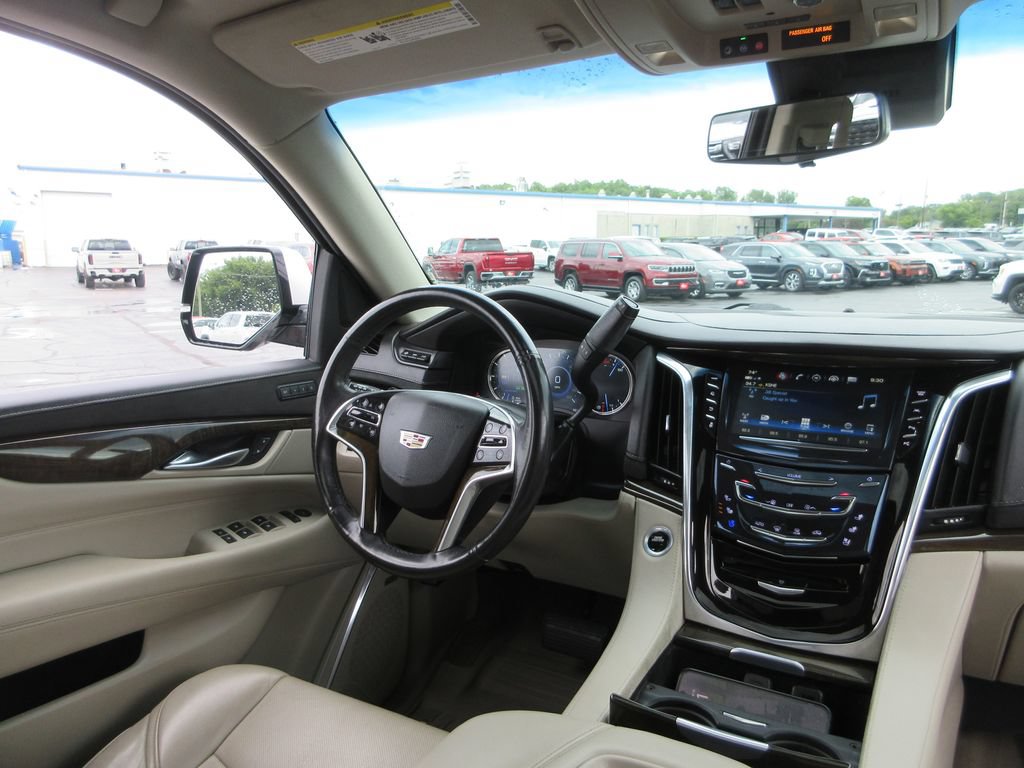 Certified 2018 Cadillac Escalade Luxury w/ LPO, Radiant Package AWD/4WD image 29