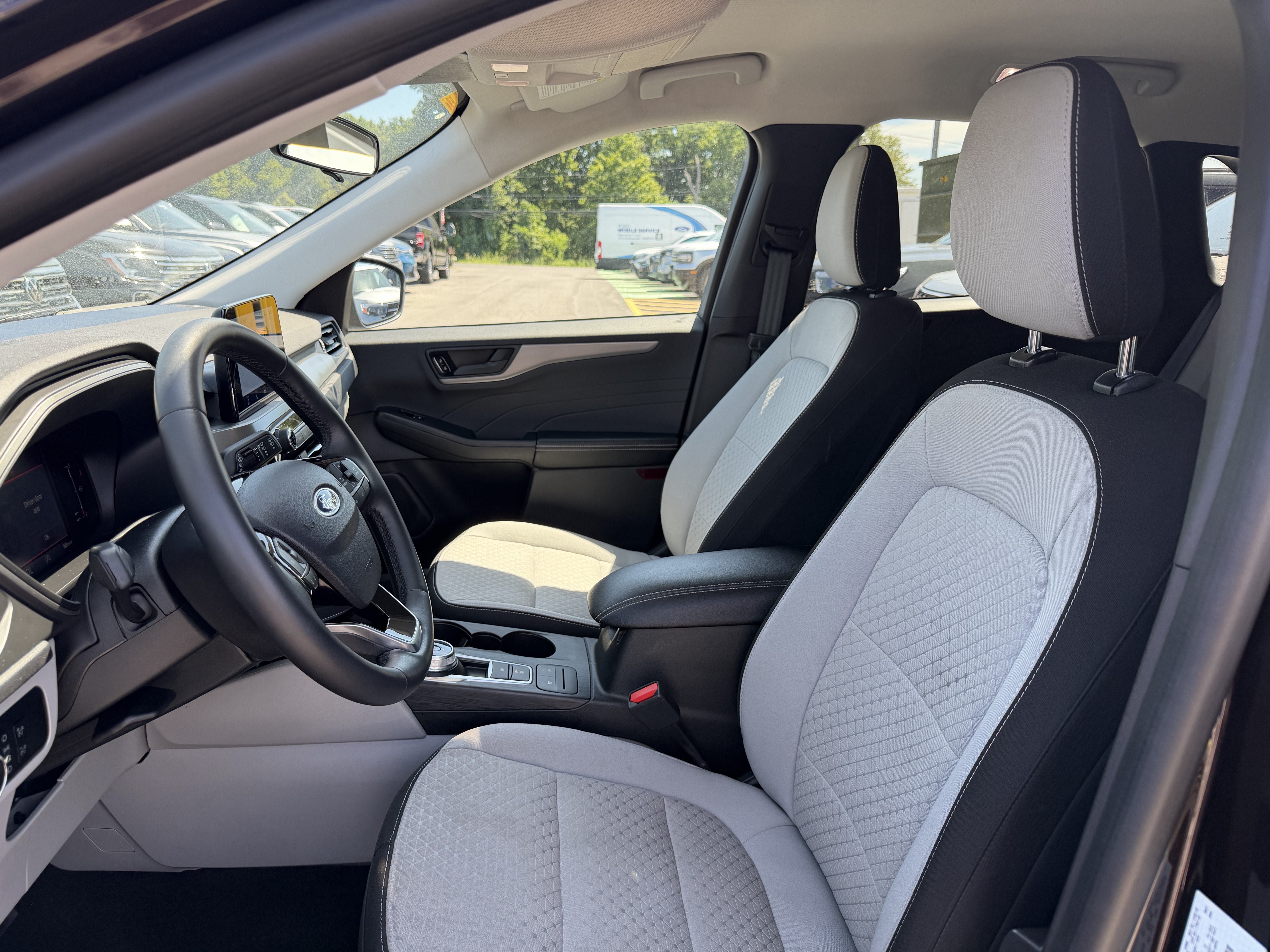 Used 2023 Ford Escape Active AWD/4WD image 9