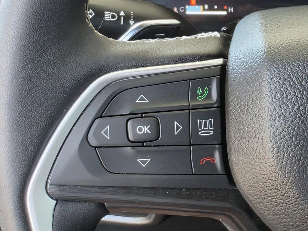 Used 2025 Jeep Grand Cherokee Altitude image 26