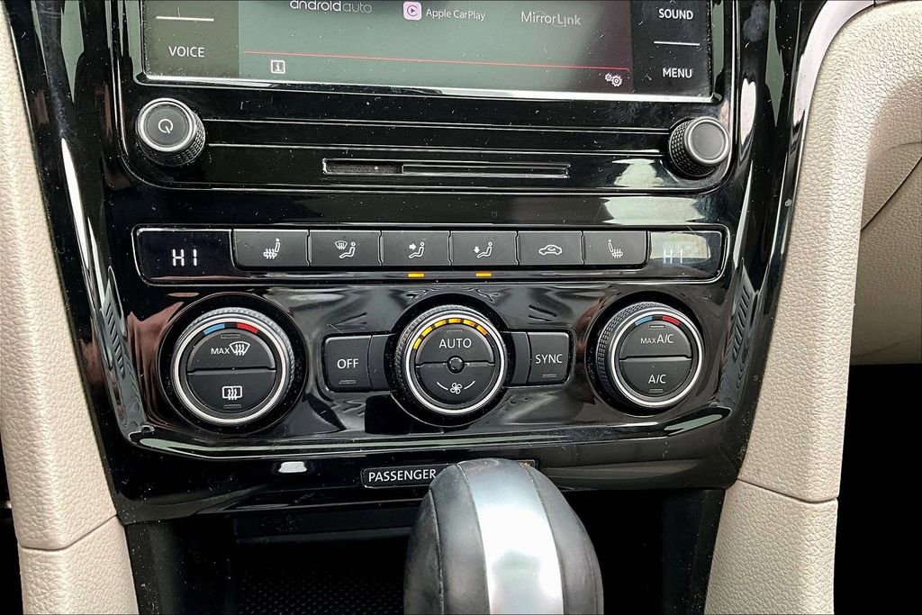 Used 2020 Volkswagen Passat 2.0T SEL image 15