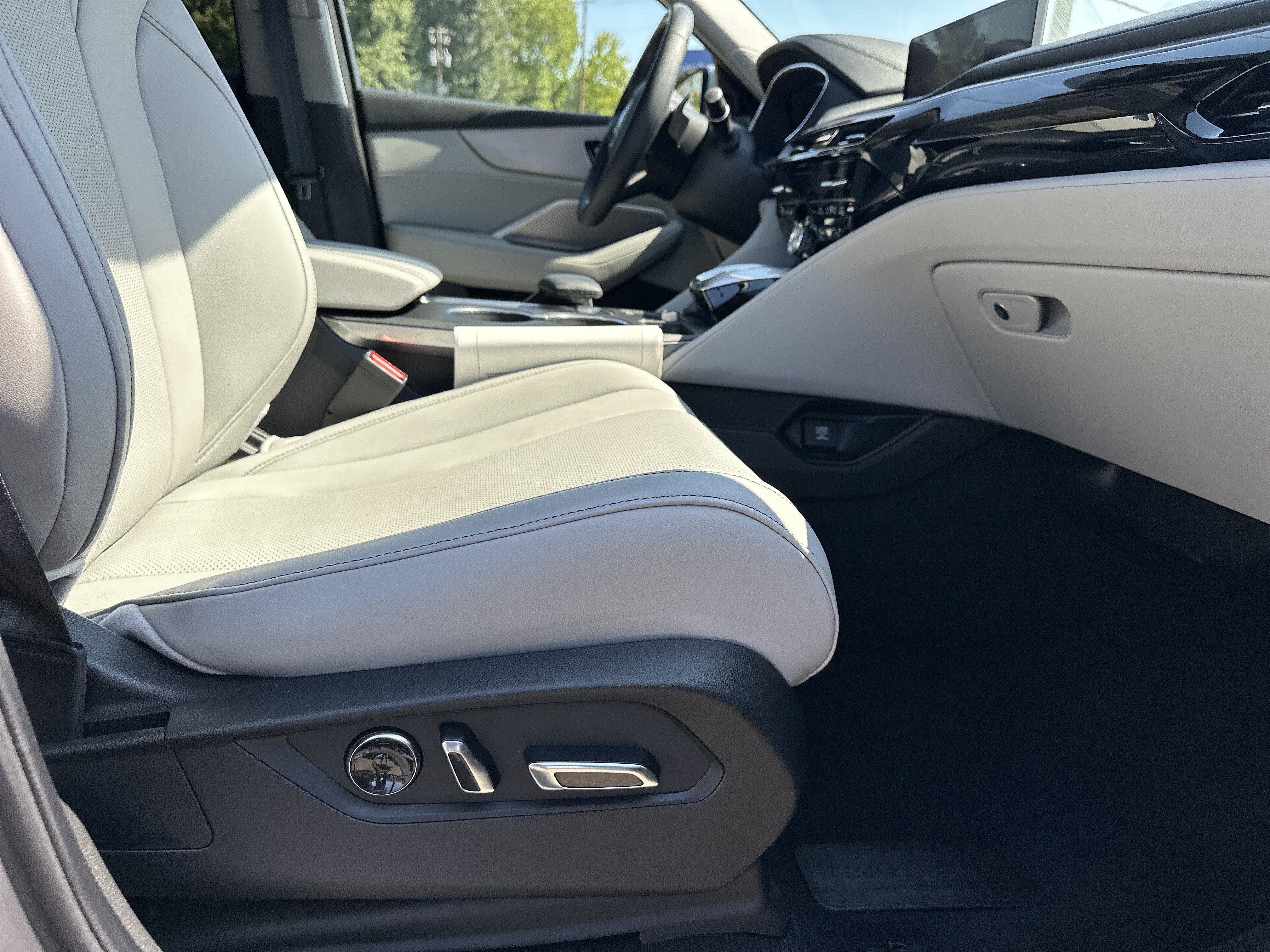 Certified 2024 Acura MDX w/ Technology Package FWD image 15