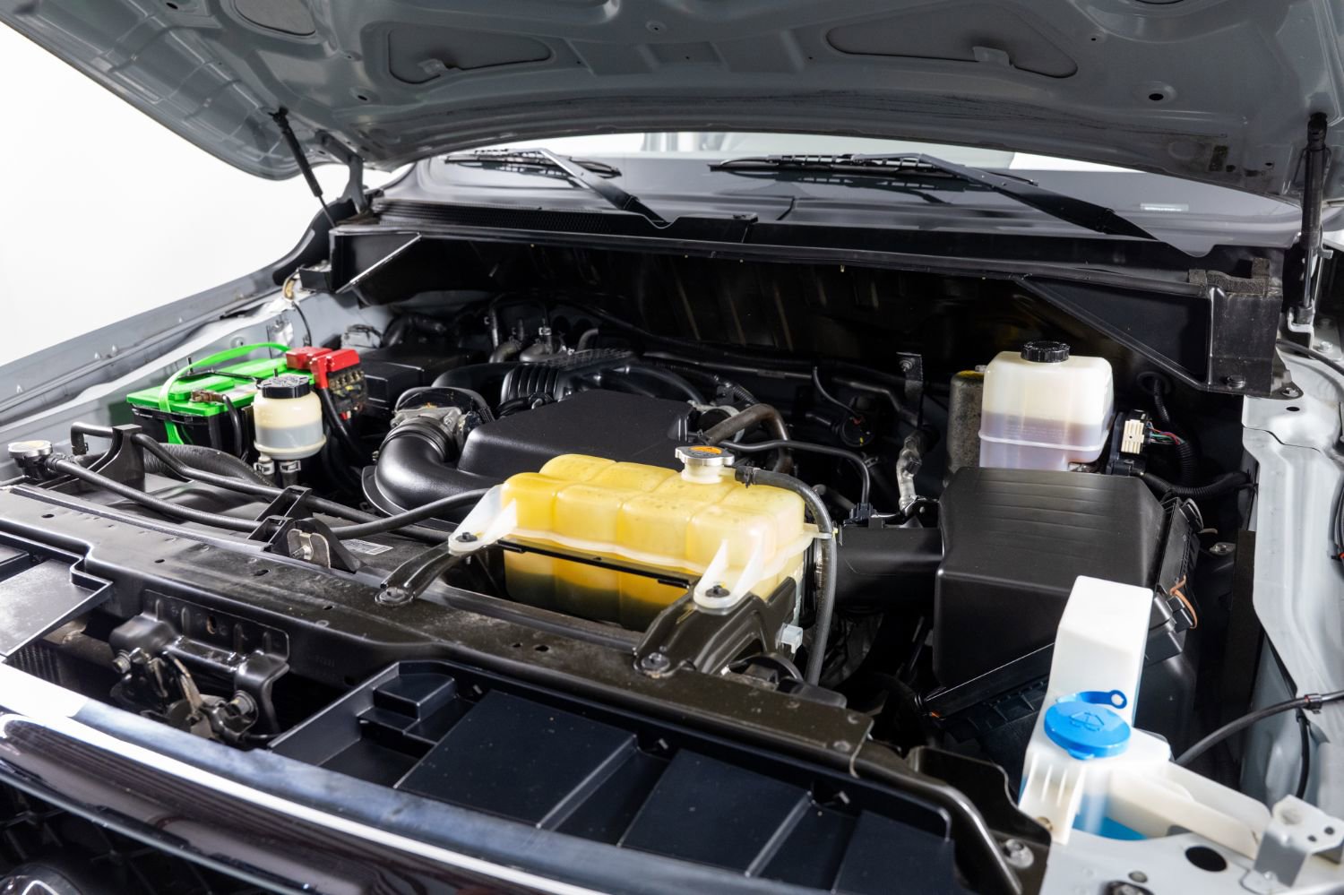 Used 2019 Nissan NV 3500 SV w/ Navigation Package RWD image 40