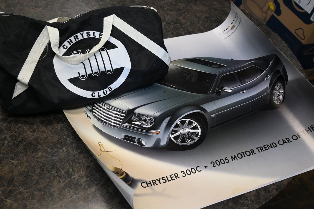 Used 2006 Chrysler 300 C w/ Sound Group II image 38