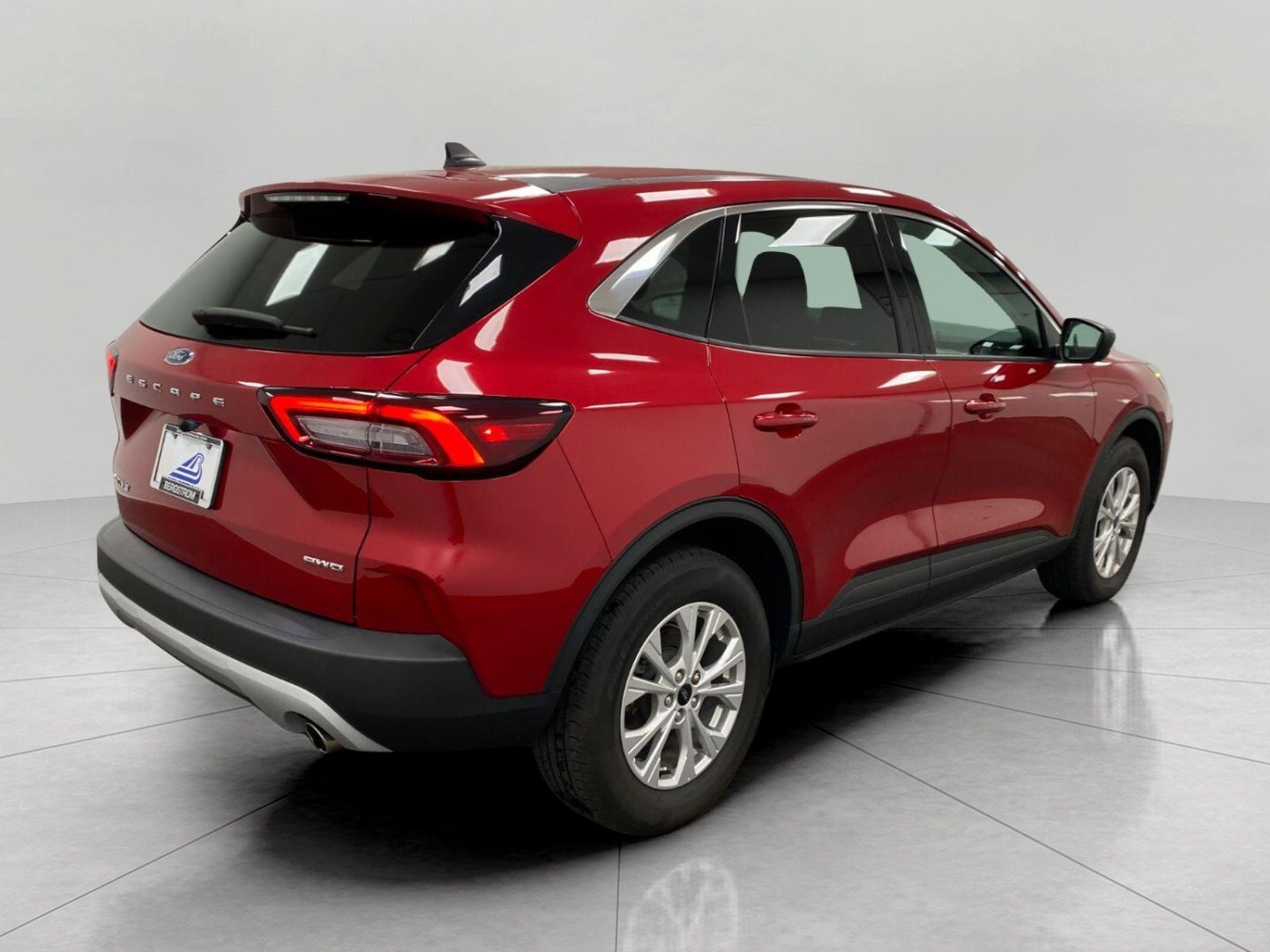 Used 2023 Ford Escape Active AWD/4WD image 4