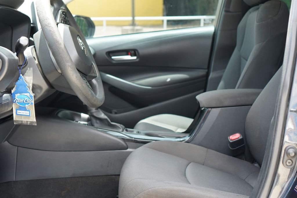 Used 2021 Toyota Corolla LE image 14