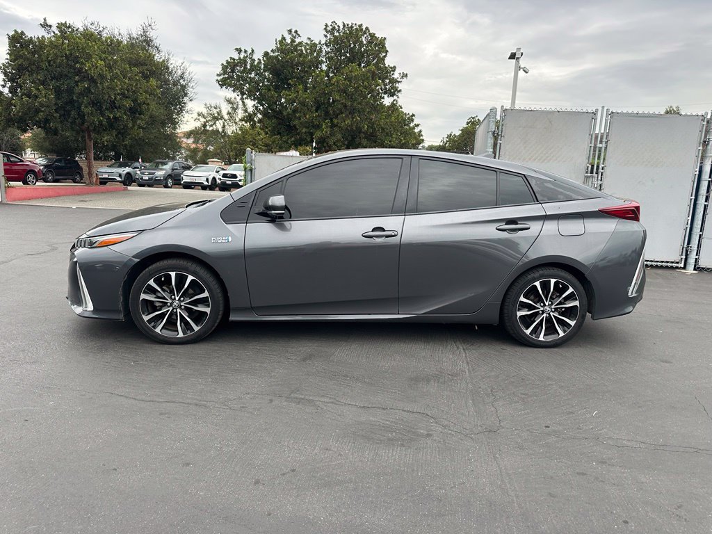 Certified 2018 Toyota Prius Prime Plus w/ Carpet Mat Package FWD image 2