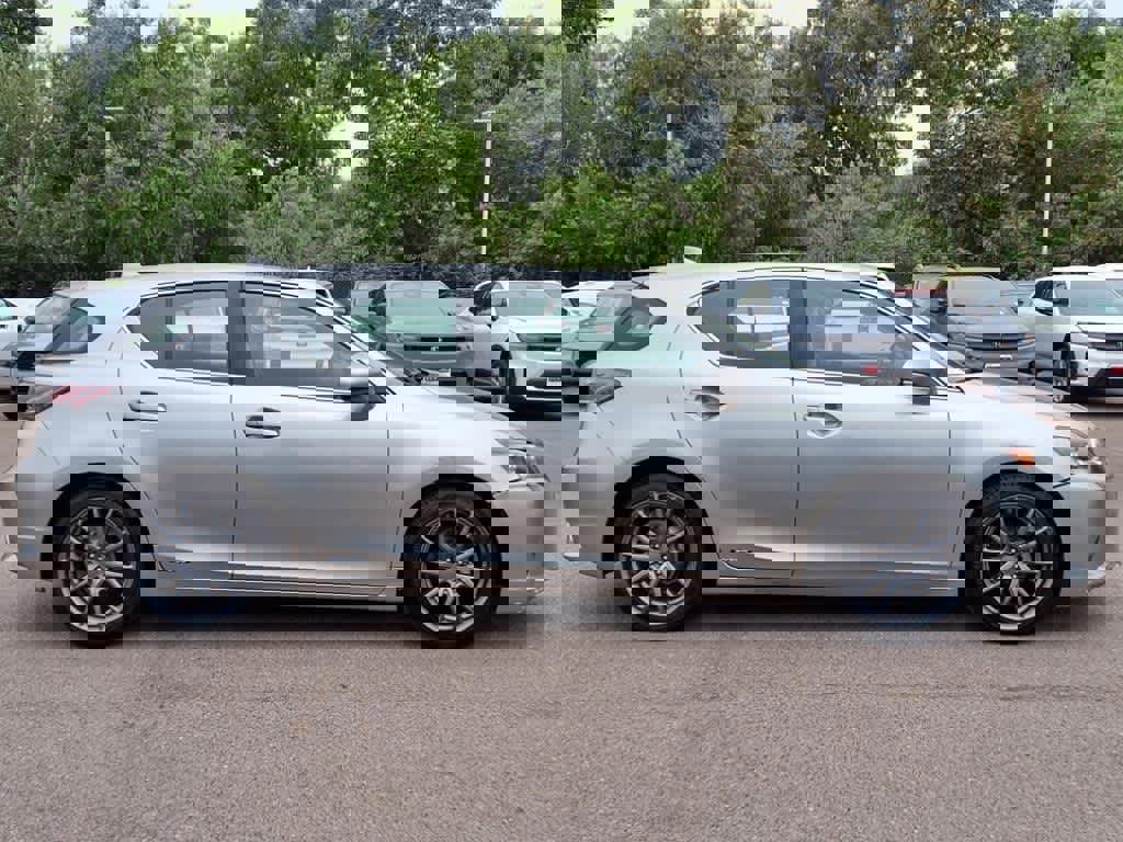 Used 2017 Lexus CT 200h image 4