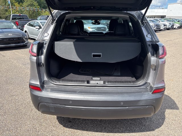 Used 2021 Jeep Cherokee Latitude Plus w/ Sun & Sound Group AWD/4WD image 23