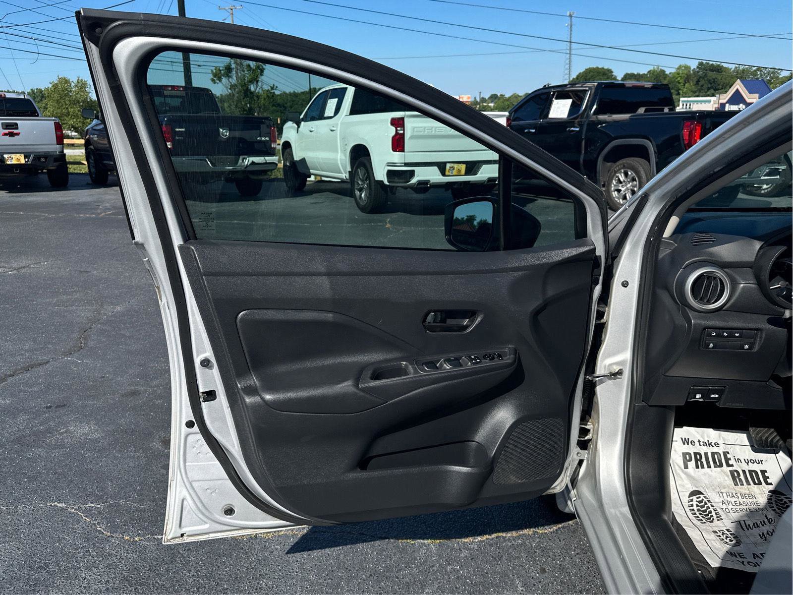 Used 2021 Nissan Versa S FWD image 12