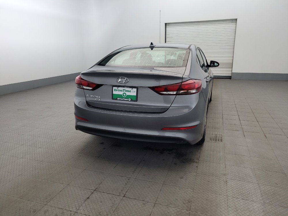 Used 2018 Hyundai Elantra SE w/ SE Connectivity Package 04 FWD image 7