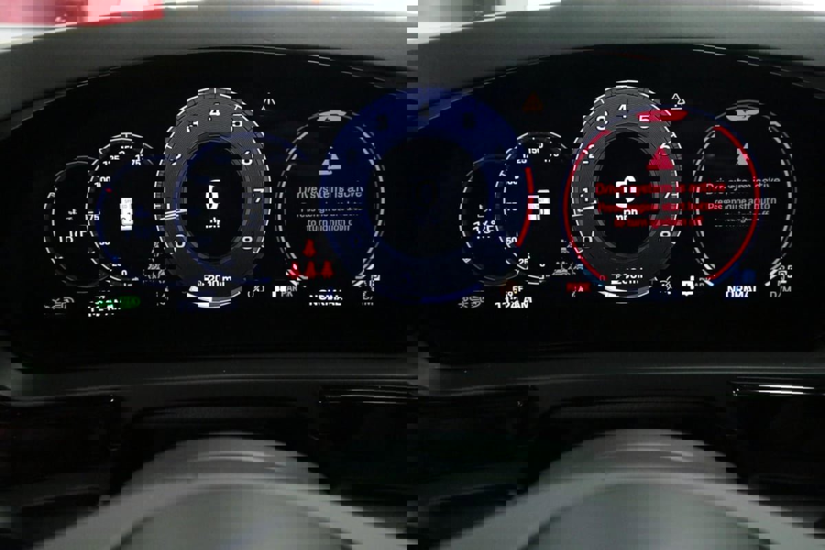 Used 2025 Porsche Cayenne Coupe image 22