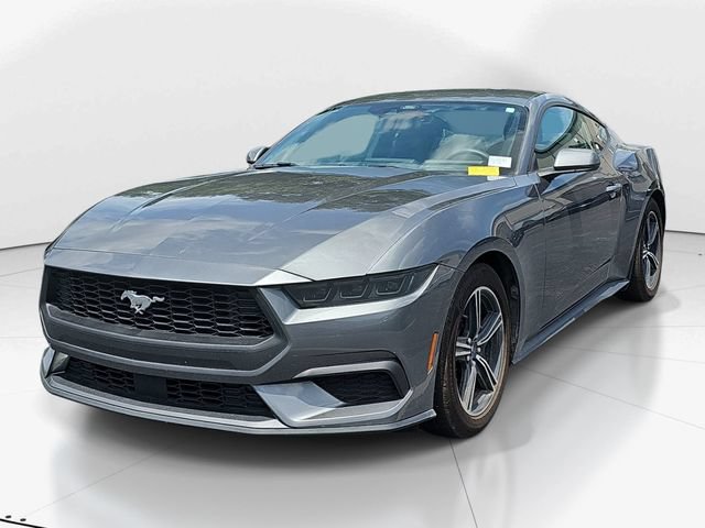 Used 2025 Ford Mustang Coupe RWD image 7