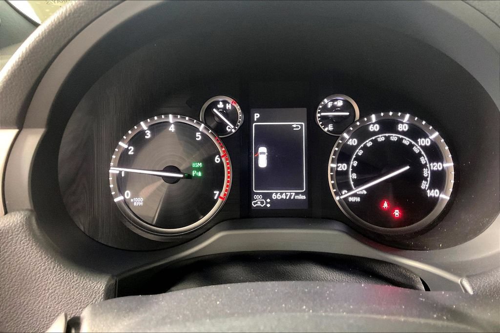 Used 2022 Lexus GX 460 Luxury w/ Off Road Package AWD/4WD image 12