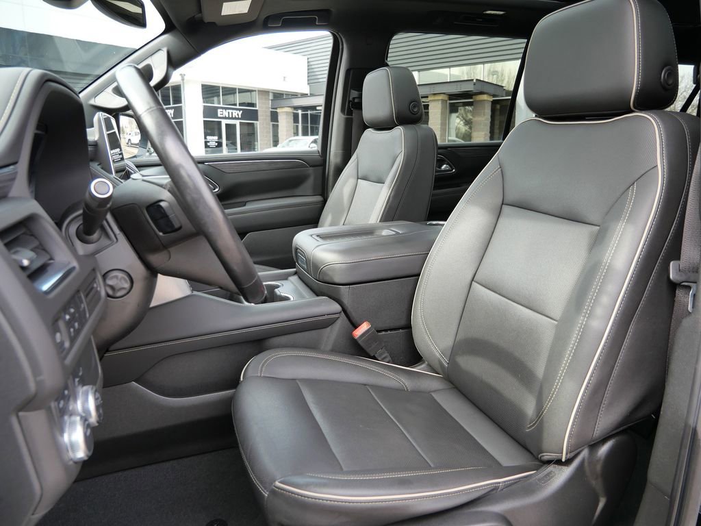 Used 2022 GMC Yukon XL SLT w/ SLT Premium Package image 35