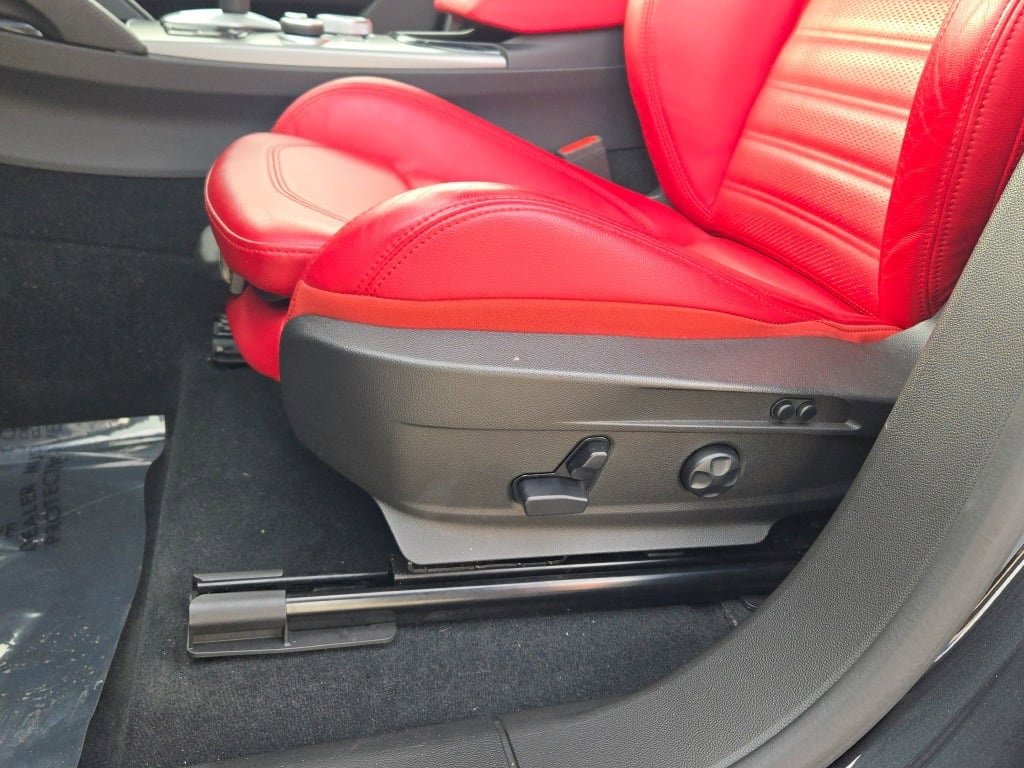 Used 2024 Alfa Romeo Stelvio Veloce image 23