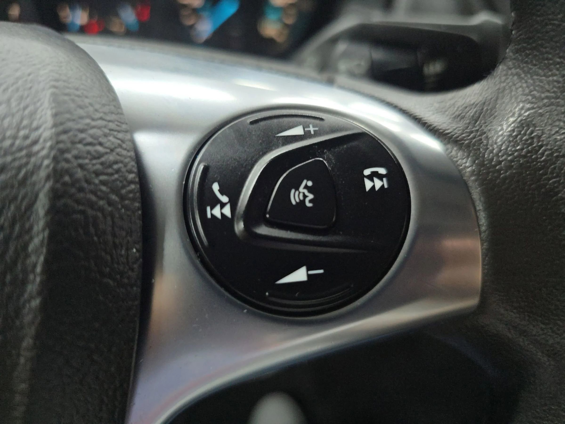 Used 2017 Ford Transit 150 XLT image 23