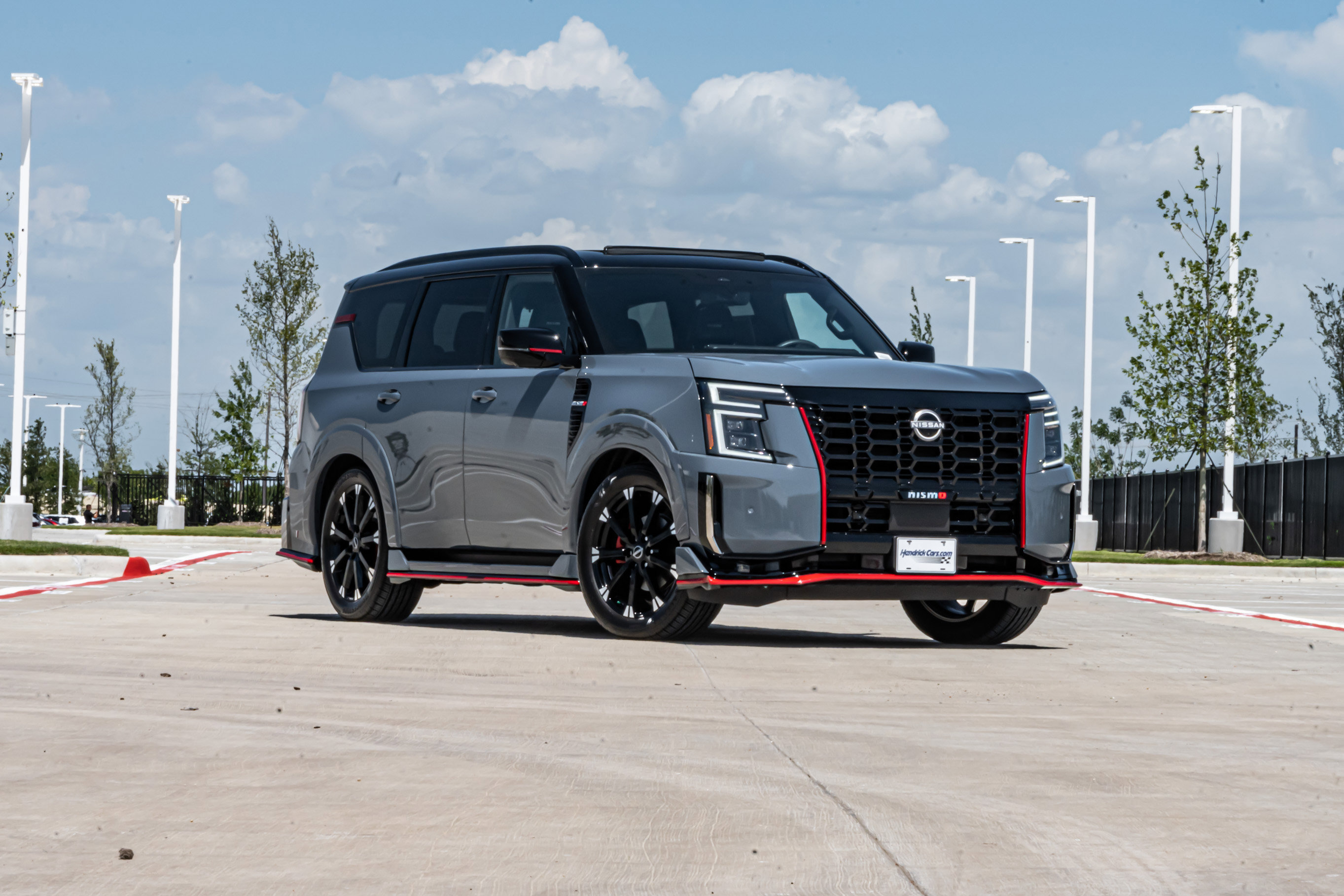 Used 2026 Nissan Armada NISMO AWD/4WD image 2